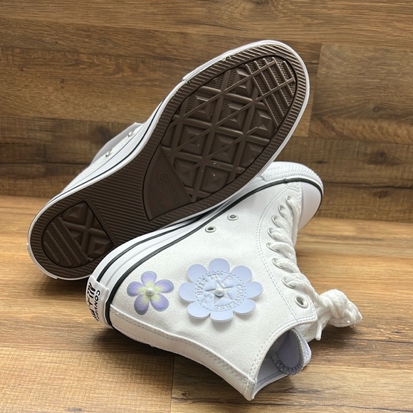 CONVERSE White High-Top Sneakers with Floral Design - Picture 3 of 8